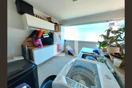 Casa à venda com 570m², 3 quartos e 5 vagasLavanderia