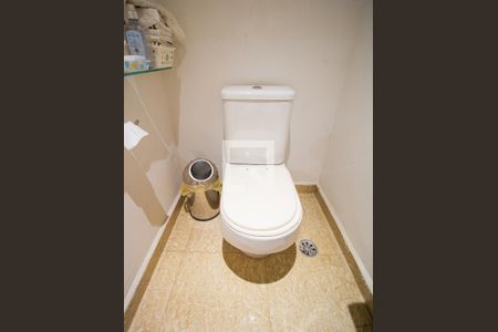 Casa à venda com 300m², 3 quartos e 2 vagasLavabo