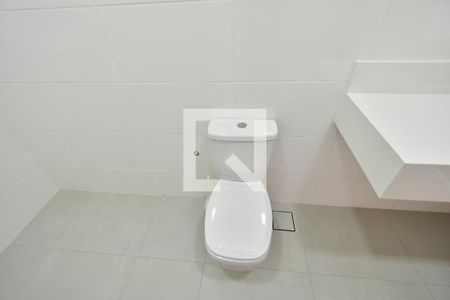 Casa à venda com 350m², 4 quartos e 6 vagasBanheiro de serviço 2