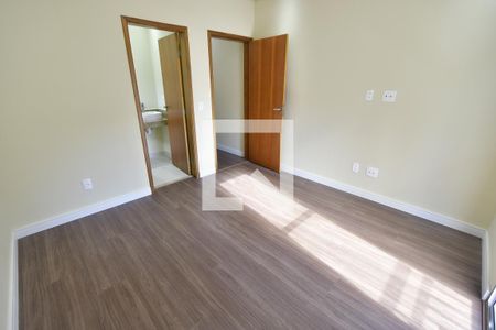 Casa à venda com 350m², 4 quartos e 6 vagasQuarto 4 - Suíte