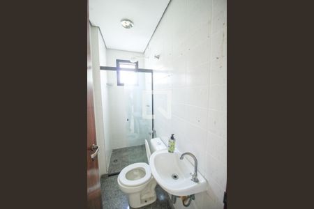 Apartamento à venda com 227m², 4 quartos e 4 vagas Apartamento à venda com 227m², 4 quartos e 4 vagasBanheiro de Serviço