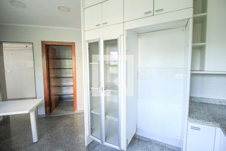 Apartamento à venda com 227m², 4 quartos e 4 vagas Apartamento à venda com 227m², 4 quartos e 4 vagasCozinha