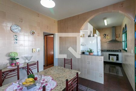Casa à venda com 418m², 3 quartos e 2 vagas Casa à venda com 418m², 3 quartos e 2 vagasSala