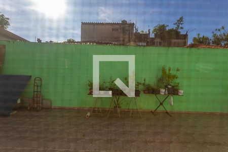 Casa à venda com 200m², 4 quartos e 2 vagas Casa à venda com 200m², 4 quartos e 2 vagasVista da sala casa 2