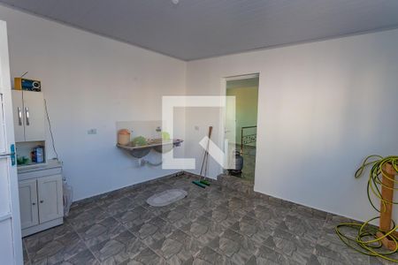 Casa à venda com 200m², 4 quartos e 2 vagas Casa à venda com 200m², 4 quartos e 2 vagasCasa 1 - área de serviço