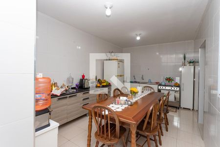 Casa à venda com 200m², 4 quartos e 2 vagas Casa à venda com 200m², 4 quartos e 2 vagasCasa 2 - Cozinha
