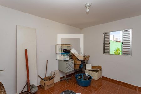 Casa à venda com 200m², 4 quartos e 2 vagas Casa à venda com 200m², 4 quartos e 2 vagasEdícula - quarto