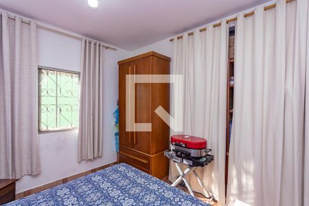 Casa à venda com 200m², 4 quartos e 2 vagas Casa à venda com 200m², 4 quartos e 2 vagasCasa 2 - quarto 2