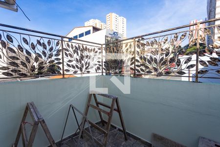 Casa à venda com 200m², 4 quartos e 2 vagas Casa à venda com 200m², 4 quartos e 2 vagasCasa 1 Varanda