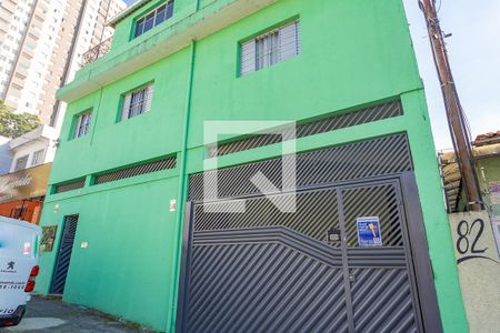 Casa à venda com 200m², 4 quartos e 2 vagas Casa à venda com 200m², 4 quartos e 2 vagasFachada