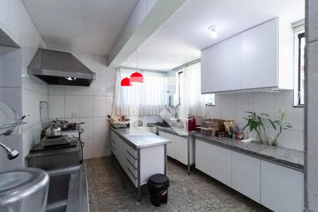 Casa à venda com 297m², 4 quartos e 3 vagas Casa à venda com 297m², 4 quartos e 3 vagasCozinha 2