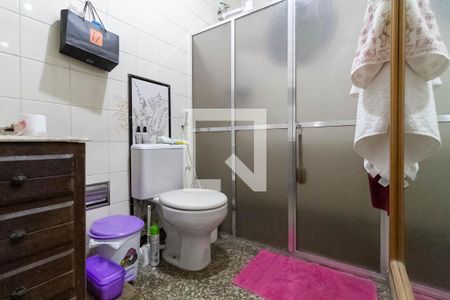 Casa à venda com 297m², 4 quartos e 3 vagas Casa à venda com 297m², 4 quartos e 3 vagasBanheiro da suíte 1