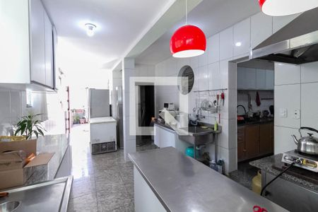 Casa à venda com 297m², 4 quartos e 3 vagas Casa à venda com 297m², 4 quartos e 3 vagasCozinha 2