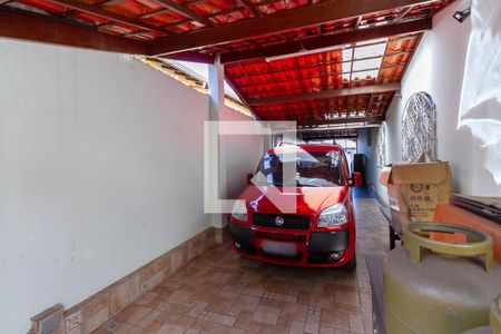 Casa à venda com 297m², 4 quartos e 3 vagas Casa à venda com 297m², 4 quartos e 3 vagasGaragem