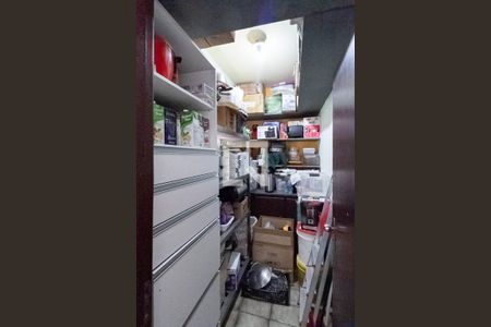 Casa à venda com 297m², 4 quartos e 3 vagas Casa à venda com 297m², 4 quartos e 3 vagasDespensa