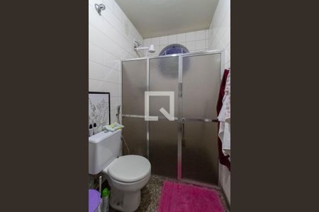 Casa à venda com 297m², 4 quartos e 3 vagas Casa à venda com 297m², 4 quartos e 3 vagasBanheiro da suíte 1