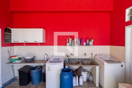 Casa à venda com 297m², 4 quartos e 3 vagas Casa à venda com 297m², 4 quartos e 3 vagasÁrea de serviço