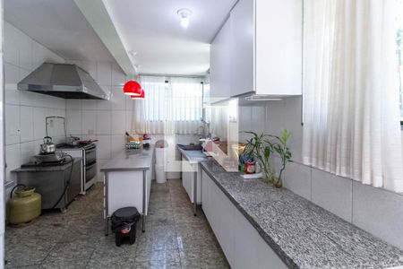 Casa à venda com 297m², 4 quartos e 3 vagas Casa à venda com 297m², 4 quartos e 3 vagasCozinha 2