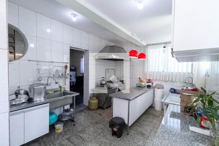Casa à venda com 297m², 4 quartos e 3 vagas Casa à venda com 297m², 4 quartos e 3 vagasCozinha 2