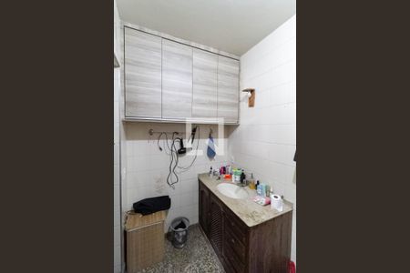 Casa à venda com 297m², 4 quartos e 3 vagas Casa à venda com 297m², 4 quartos e 3 vagasBanheiro da suíte 1