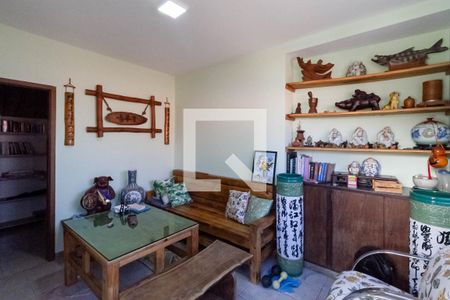 Casa à venda com 297m², 4 quartos e 3 vagas Casa à venda com 297m², 4 quartos e 3 vagasÁrea externa - Sala 2