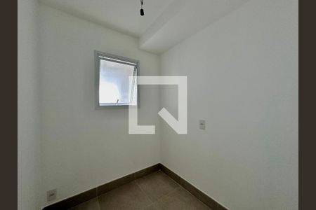 Apartamento à venda com 136m², 4 quartos e 2 vagas Apartamento à venda com 136m², 4 quartos e 2 vagasQuarto de Serviço