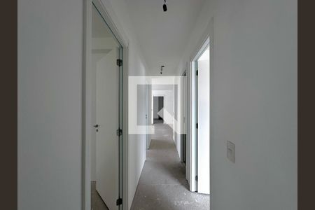 Apartamento à venda com 136m², 4 quartos e 2 vagas Apartamento à venda com 136m², 4 quartos e 2 vagasCorredor Quartos