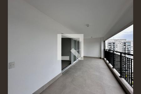 Apartamento à venda com 136m², 4 quartos e 2 vagas Apartamento à venda com 136m², 4 quartos e 2 vagasVaranda