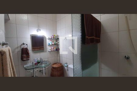 Casa à venda com 190m², 3 quartos e 4 vagas Casa à venda com 190m², 3 quartos e 4 vagasBanheiro da Suíte