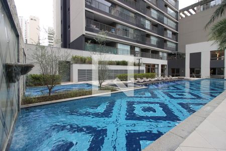 Studio à venda com 27m², 1 quarto e sem vaga Studio à venda com 27m², 1 quarto e sem vagaÁrea comum - Piscina