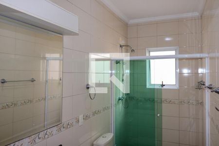 Casa à venda com 516m², 6 quartos e 10 vagasCasa 2 - 2º Piso banheiro