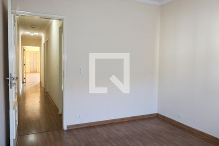 Casa à venda com 516m², 6 quartos e 10 vagasQuarto 2