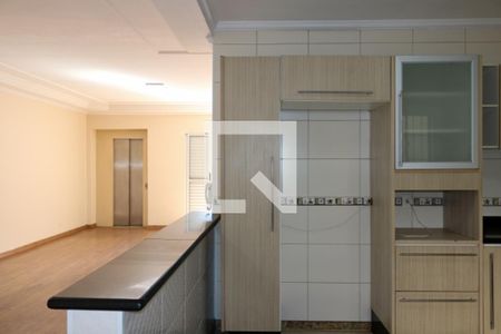 Casa à venda com 516m², 6 quartos e 10 vagasCozinha