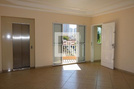 Casa à venda com 516m², 6 quartos e 10 vagasCasa 2 - 2º Piso sala