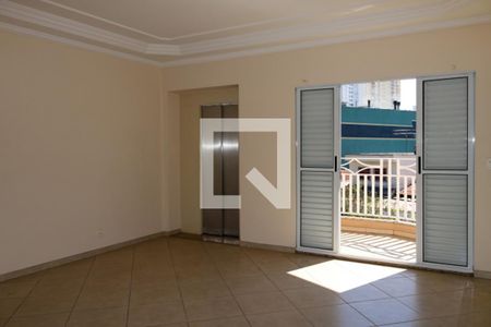 Casa à venda com 516m², 6 quartos e 10 vagasCasa 2 - 2º Piso sala