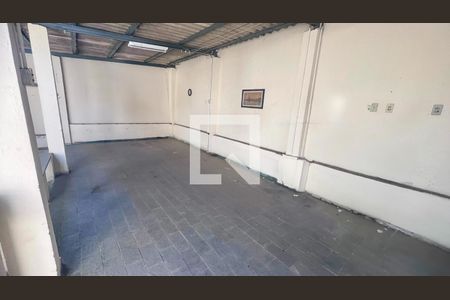 Casa à venda com 214m², 5 quartos e 10 vagas Casa à venda com 214m², 5 quartos e 10 vagasÁrea comum