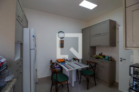 Casa à venda com 184m², 3 quartos e 3 vagasCozinha