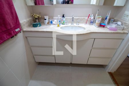 Casa à venda com 184m², 3 quartos e 3 vagasBanheiro