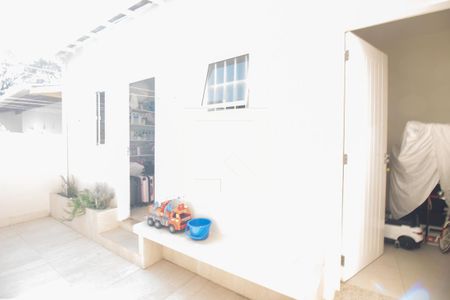 Casa à venda com 184m², 3 quartos e 3 vagasQuintal