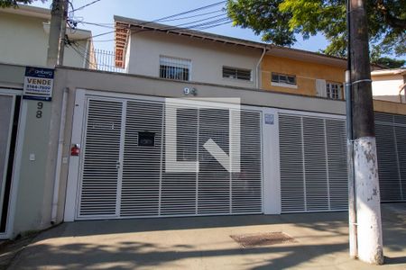 Casa à venda com 184m², 3 quartos e 3 vagasFachada