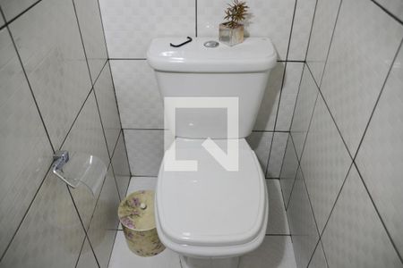 Casa à venda com 240m², 4 quartos e 2 vagas Casa à venda com 240m², 4 quartos e 2 vagasLavabo