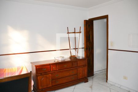 Casa à venda com 240m², 4 quartos e 2 vagas Casa à venda com 240m², 4 quartos e 2 vagasEscritório