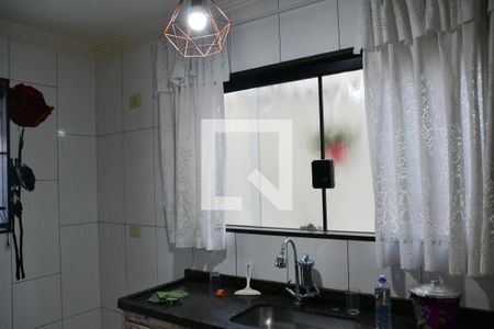 Casa à venda com 240m², 4 quartos e 2 vagas Casa à venda com 240m², 4 quartos e 2 vagasCozinha