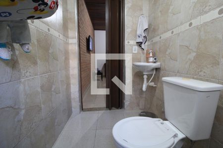 Casa à venda com 300m², 3 quartos e 4 vagasBanheiro da suíte