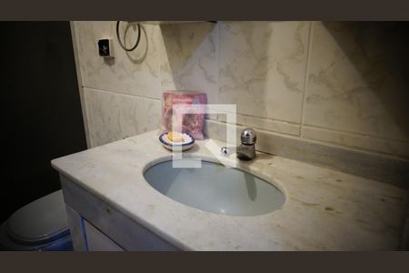 Casa à venda com 213m², 3 quartos e 3 vagasBanheiro Social