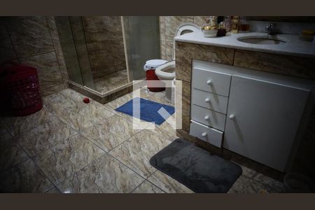 Casa à venda com 213m², 3 quartos e 3 vagasBanheiro - Suite 4