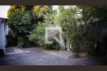 Casa à venda com 213m², 3 quartos e 3 vagasQuintal / Garagem