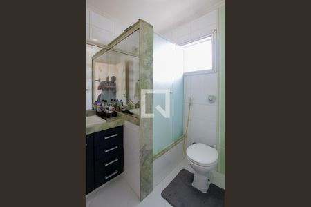 Casa de condomínio à venda com 283m², 4 quartos e 3 vagasBanheiro Quarto 2 suíte