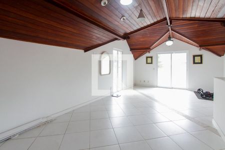 Casa de condomínio à venda com 283m², 4 quartos e 3 vagasSótão