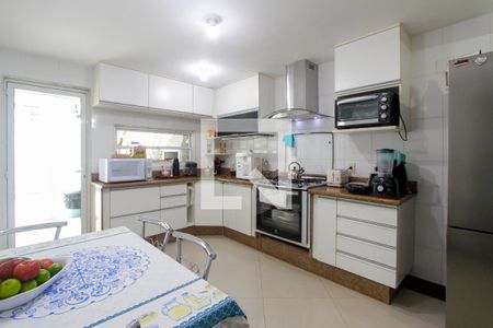 Casa de condomínio à venda com 283m², 4 quartos e 3 vagasCozinha